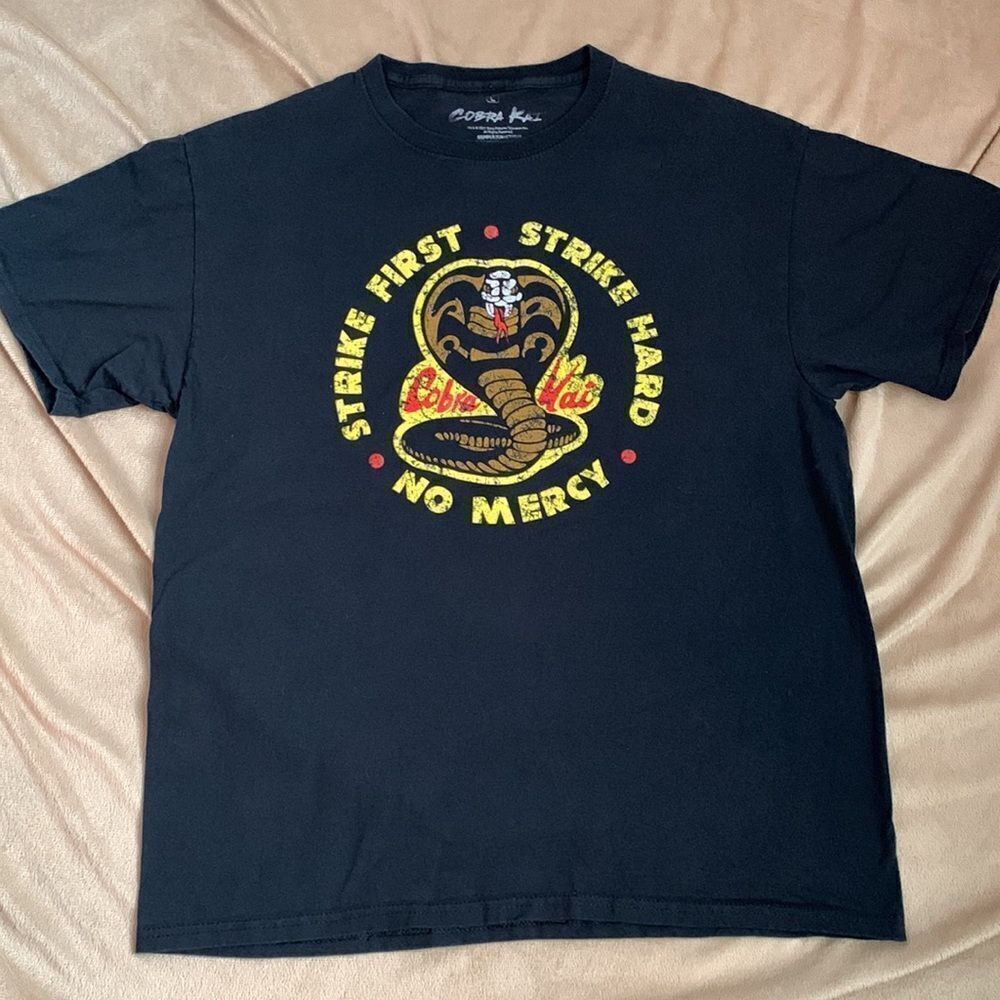 Cobra Kai “No Mercy “ Graphic T-shirt L Black - Picture 2 of 4
